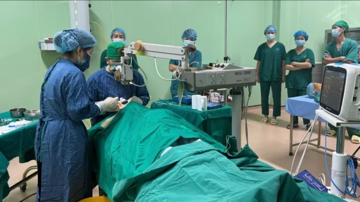 Mang lại ánh sáng cho đôi mắt từ phẫu thuật Phaco